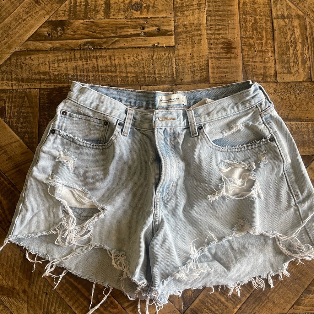 Abercrombie & Fitch Curve Love Mid Rise Boyfriend Short